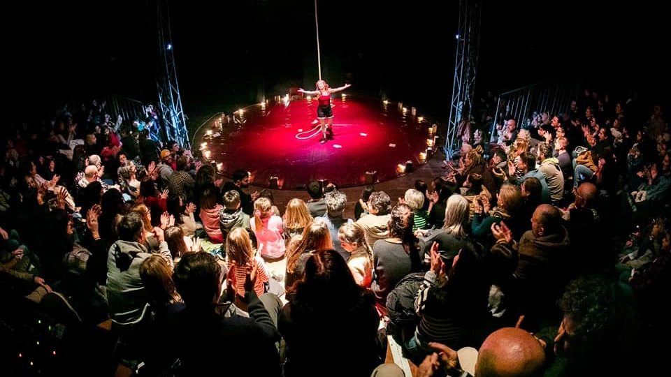 L'ultimo spettacolo del Teatro nelle Foglie L'ultimo spettacolo del Teatro nelle Foglie