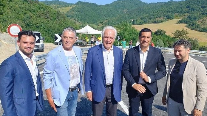 Il collegamento fra Toscana e Romagna è realtà dopo il crollo del 2023. Triberti: "Un’opera strategica per l’economia, la socialità e i servizi". Il collegamento fra Toscana e Romagna è realtà dopo il crollo del 2023. Triberti: "Un’opera strategica per l’economia, la socialità e i servizi".