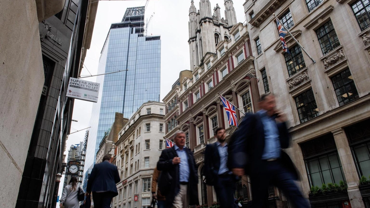 Londra (-0,19%), Parigi (-0,12%) e Francoforte (+0,03%) Londra (-0,19%), Parigi (-0,12%) e Francoforte (+0,03%)