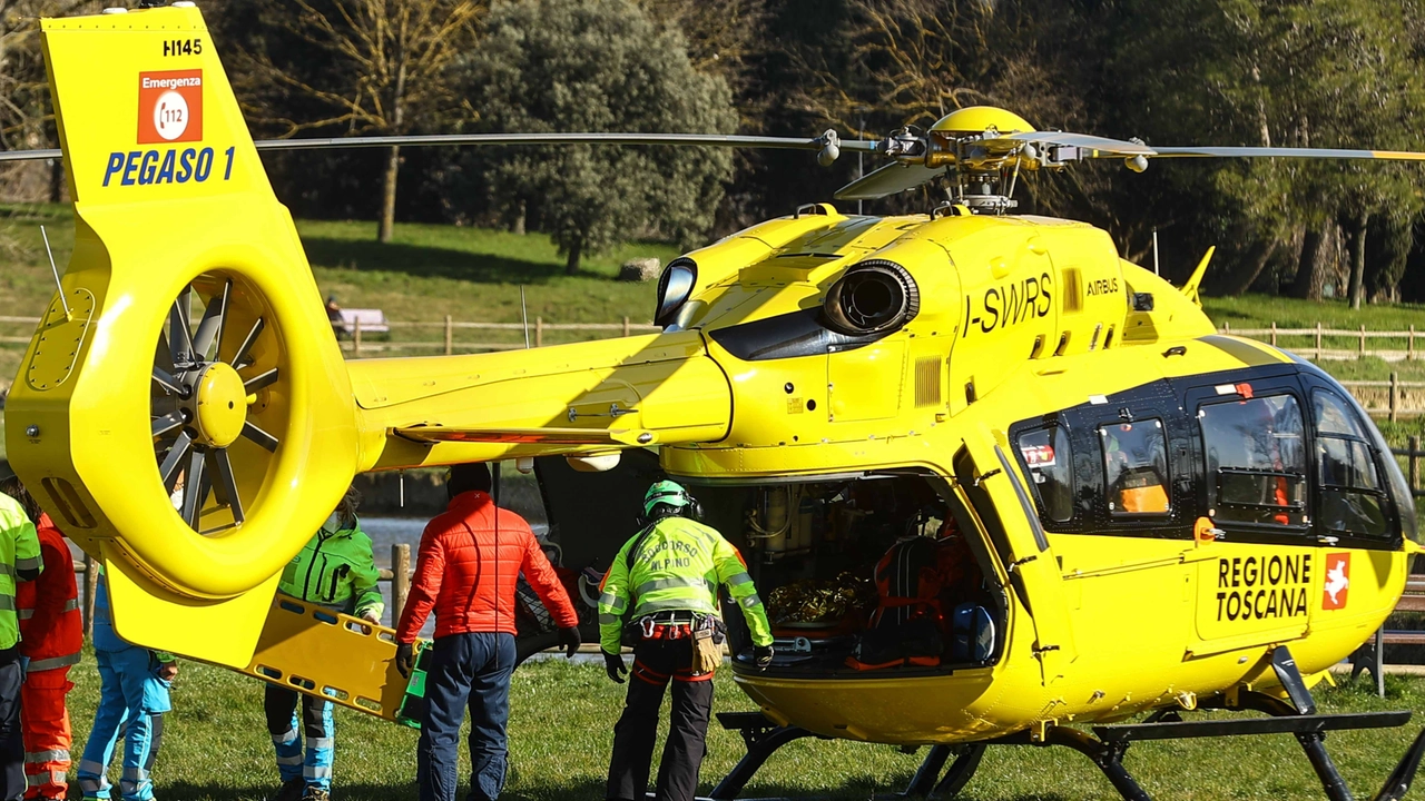 Un elicottero Pegaso. Il 118 ha deciso per il trasferimento del bambino all'ospedale pediatrico Meyer di Livorno