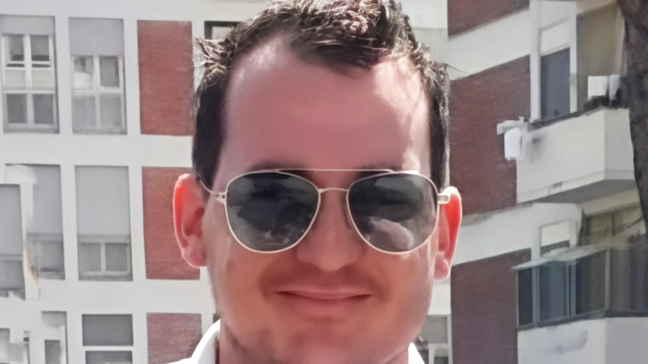 Stefano Pucci portavoce del Il comitato ’Tra la Gente’ ha raccolto le voci di alcuni cittadini residenti, preoccupati per la situazione Stefano Pucci portavoce del Il comitato ’Tra la Gente’ ha raccolto le voci di alcuni cittadini residenti, preoccupati per la situazione