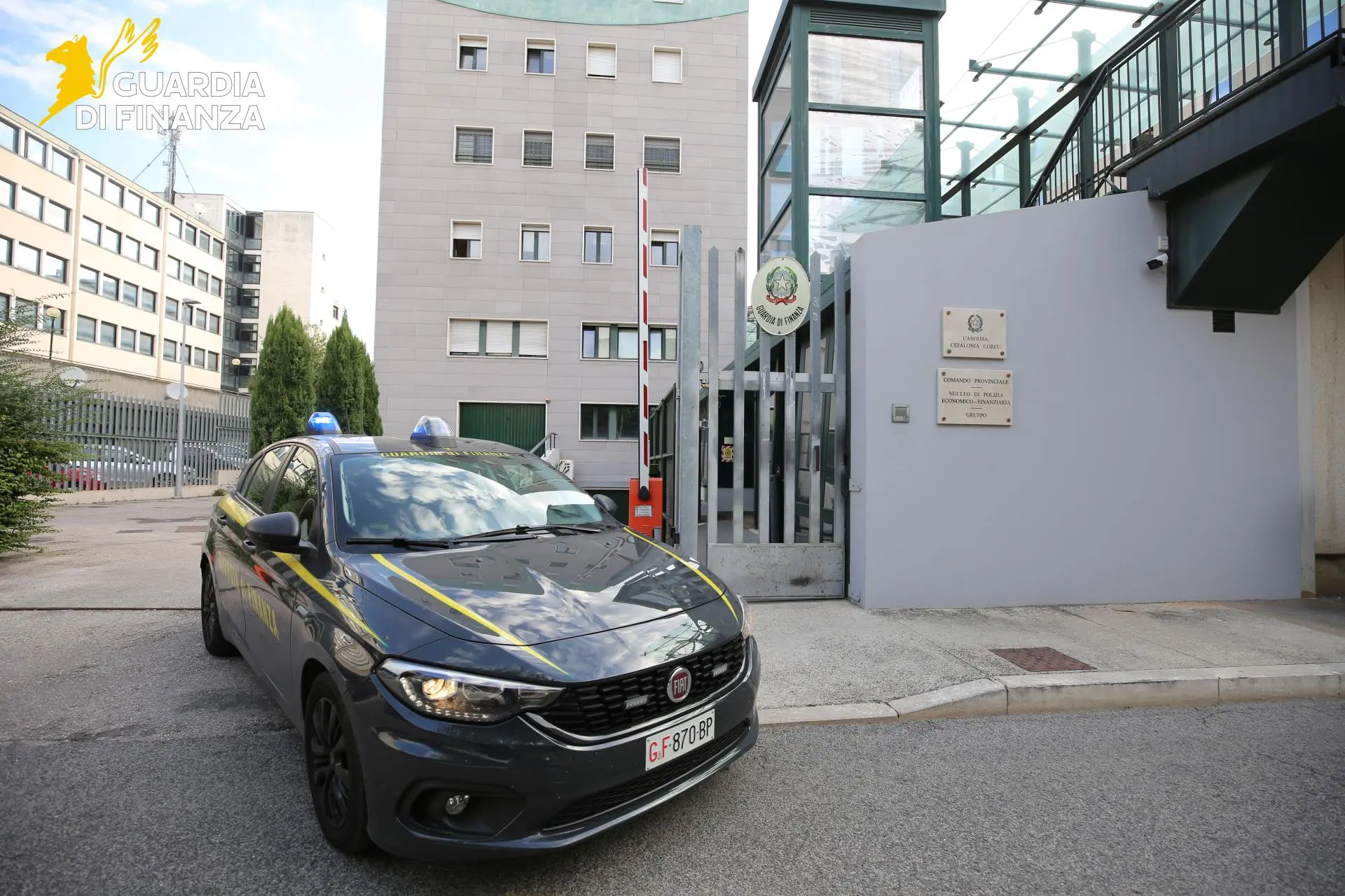 Scontrini fantasma e lavoro nero, controlli della Guardia di finanza: “Troppe irregolarità, quadro critico”