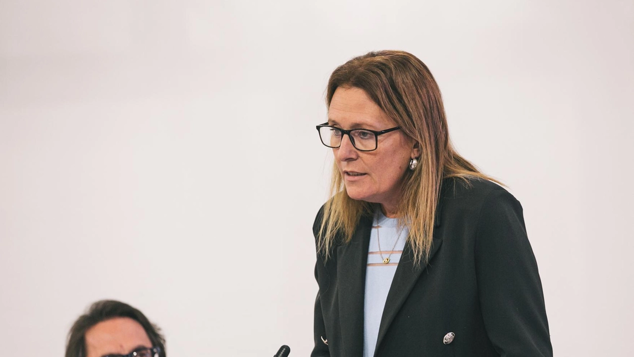 Elena Rosignoli consigliera regionale del Partito Democratico interviene sull’approvazione del piano rifiuti Elena Rosignoli consigliera regionale del Partito Democratico interviene sull’approvazione del piano rifiuti