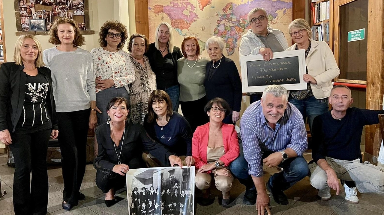 A 50 anni di distanza, la classe prima del 1974 si è riunita per una serata emozionante alla pizzeria Il Rifugio di Monterappoli, dimostrando che il tempo non ha scalfito la loro profonda amicizia e i ricordi di quei bei tempi trascorsi insieme. A 50 anni di distanza, la classe prima del 1974 si è riunita per una serata emozionante alla pizzeria Il Rifugio di Monterappoli, dimostrando che il tempo non ha scalfito la loro profonda amicizia e i ricordi di quei bei tempi trascorsi insieme.