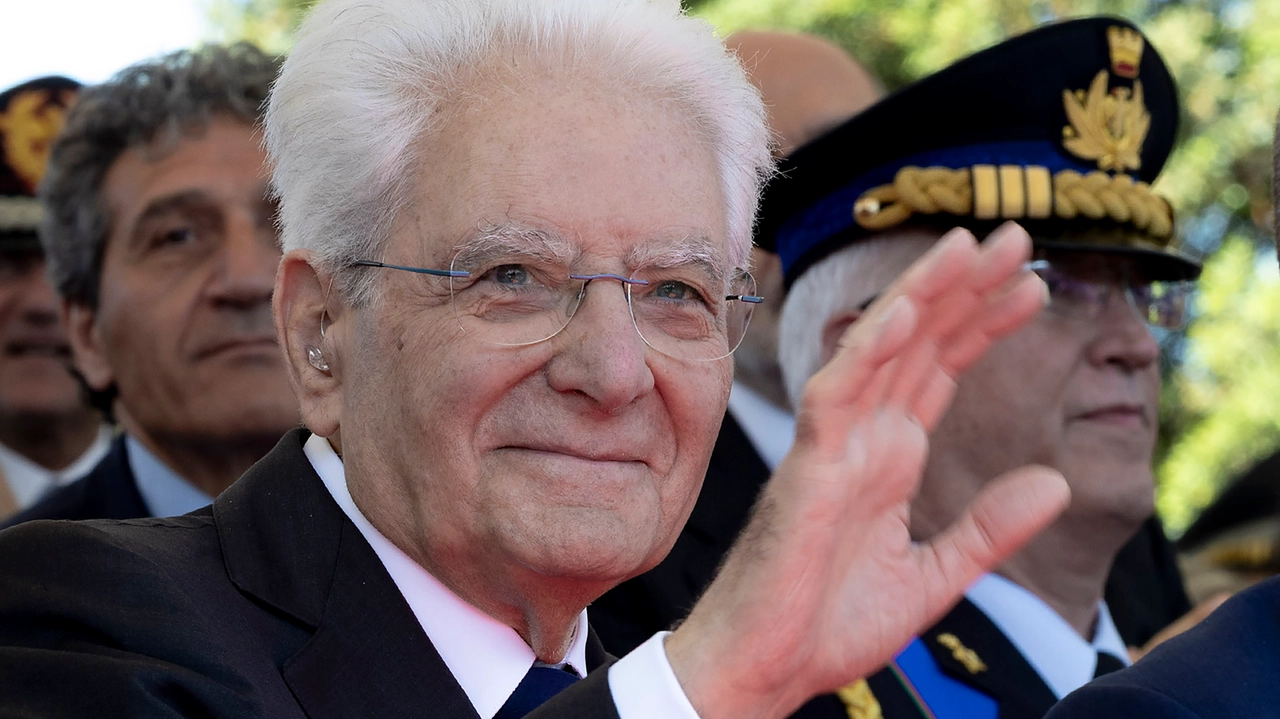 Il Presidente Sergio Mattarella, in occasione della Rivista Militare per il 79mo anniversario della Repubblica Italiana, Roma 02.06.2025 (Foto di Paolo Giandotti - Ufficio per la Stampa e la Comunicazione della Presidenza della Repubblica) AGENZIA ALDO LIVERANI SAS Il Presidente Sergio Mattarella, in occasione della Rivista Militare per il 79mo anniversario della Repubblica Italiana, Roma 02.06.2025 (Foto di Paolo Giandotti - Ufficio per la Stampa e la Comunicazione della Presidenza della Repubblica) AGENZIA ALDO LIVERANI SAS