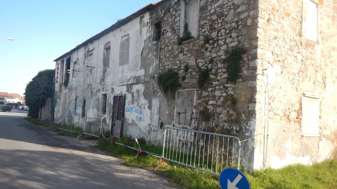 Da quando è entrata nel patrimonio del Comune, a seguito di un esproprio risalente ormai a qualche decennio fa, di...