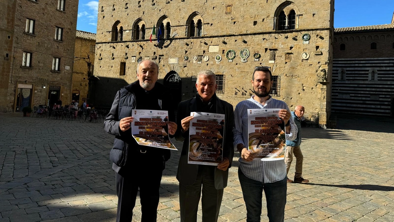 Volterra, la presentazione del II raduno Harley Davidson organizzato da Confcommercio Volterra, la presentazione del II raduno Harley Davidson organizzato da Confcommercio