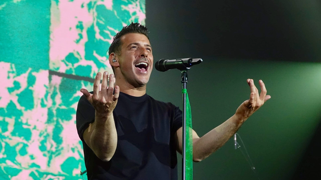 Francesco Gabbani di scena mercoledì 9 luglio sul palco a Pistoia (New Press Photo)