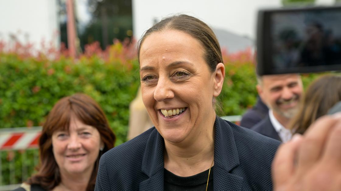 dove vanno in vacanza i politici fiorentini funaro e schmidt mare bipartisan viaggi in italia nel segno del relax