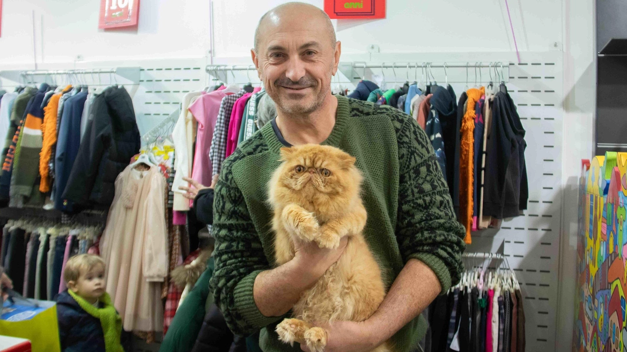 Un momento della passata edizione dell’iniziativa “Pisa Cat Friendly“ dove gli animali entrano nei negozi (Foto d’archivio) Un momento della passata edizione dell’iniziativa “Pisa Cat Friendly“ dove gli animali entrano nei negozi (Foto d’archivio)