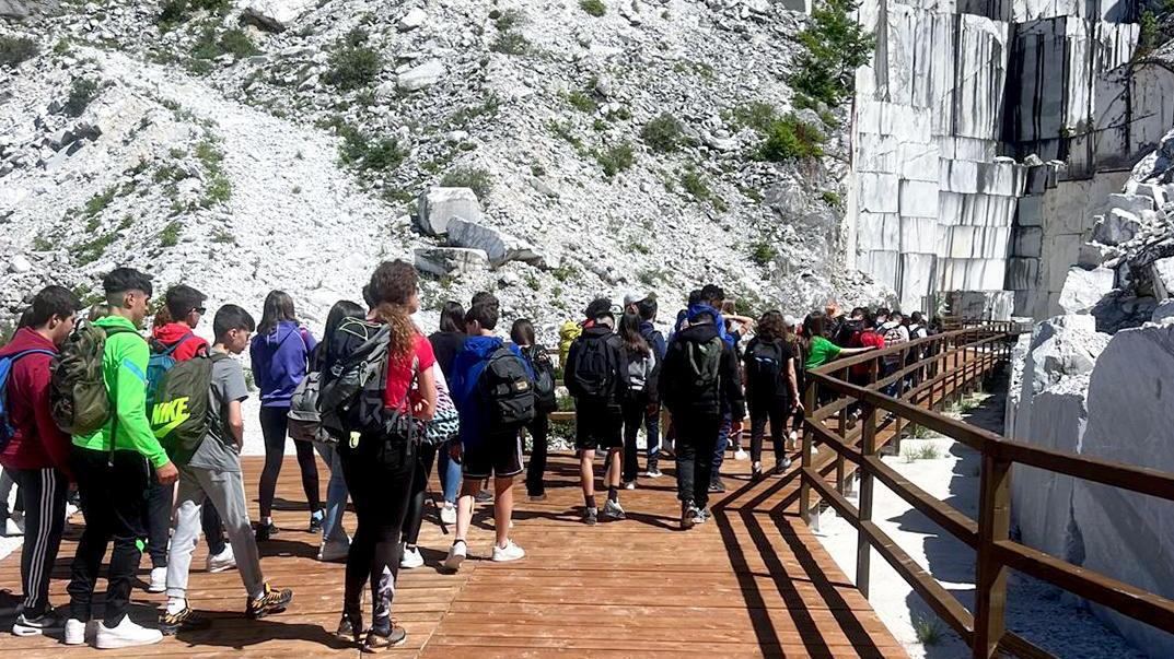 Marmo ed ecosostenibilità. Giornata di esplorazione oggi alla Cava Valsora Marmo ed ecosostenibilità. Giornata di esplorazione oggi alla Cava Valsora