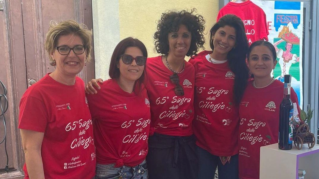 Uno scatto della sagra delle ciliegia a Lari (foto d’archivio)