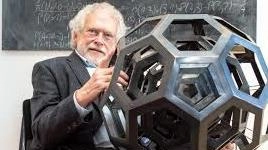 28 marzo alle ore 21 all’Auditorium Guido d’Arezzo il protagonista sarà il Prof. Anton Zeilinger, Premio Nobel per la fisica 28 marzo alle ore 21 all’Auditorium Guido d’Arezzo il protagonista sarà il Prof. Anton Zeilinger, Premio Nobel per la fisica