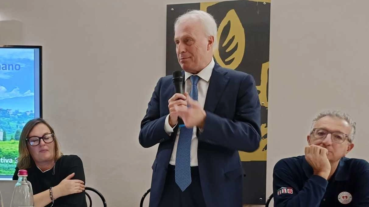 Mauro Breggia direttore del dipartimento di emergenza urganza ha illustrato le novità ai cittadini Mauro Breggia direttore del dipartimento di emergenza urganza ha illustrato le novità ai cittadini