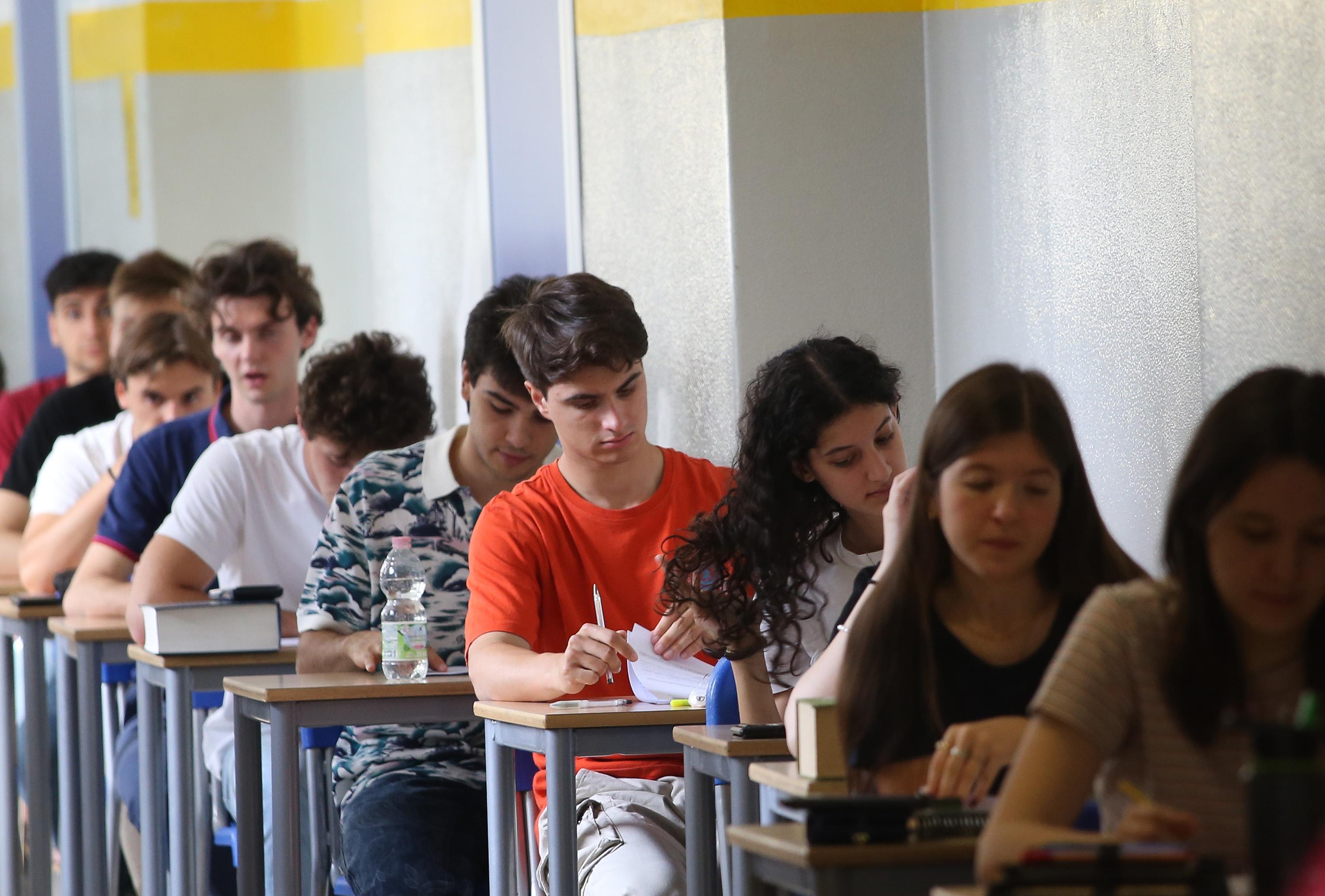 Maturità 2025, è caccia al tototema per 35mila studenti toscani: da Calvino all’Intelligenza artificiale Maturità 2025, è caccia al tototema per 35mila studenti toscani: da Calvino all’Intelligenza artificiale