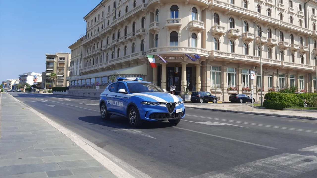 La Polizia ha arrestato due ladri su indicazione di una cittadina La Polizia ha arrestato due ladri su indicazione di una cittadina
