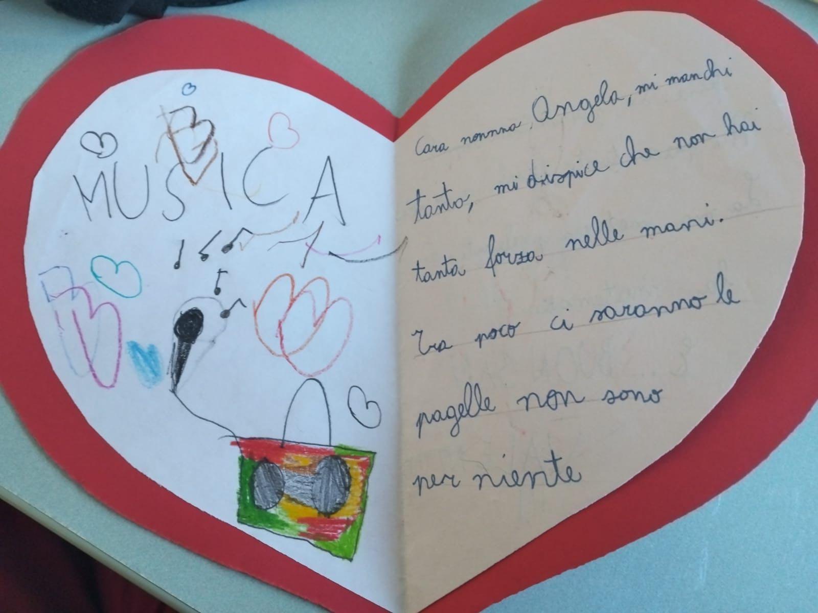 Dal bullismo alla guerra: bambini e anziani si scrivono e si raccontano Dal bullismo alla guerra: bambini e anziani si scrivono e si raccontano