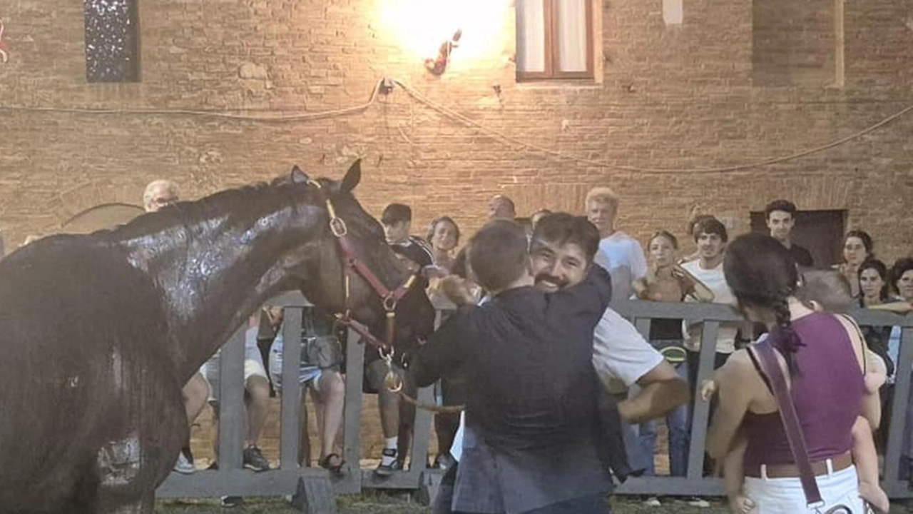 "Dopo la pandemia non era riuscito a montare cavalli competitivi" .
