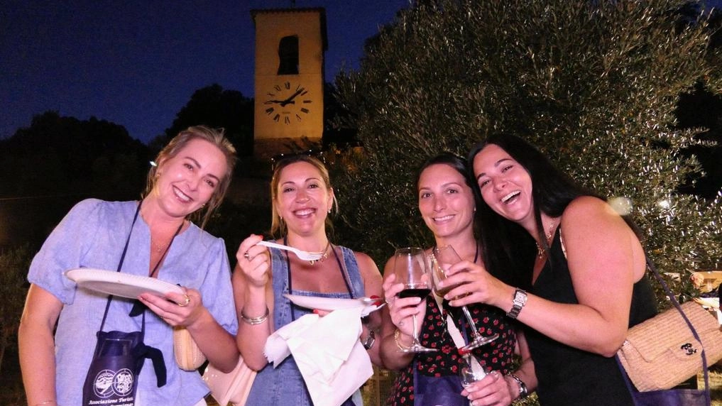 Davvero tanta partecipazione e tanti giovani alle Notti del Vino alla Rocca di Carmignano Con le eccellenze del territorio, il panorama e le stelle Davvero tanta partecipazione e tanti giovani alle Notti del Vino alla Rocca di Carmignano Con le eccellenze del territorio, il panorama e le stelle
