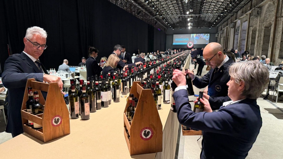Un momento del grande evento dedichiato al Chianti alla Stazione Leopolda (New Press Photo) Un momento del grande evento dedichiato al Chianti alla Stazione Leopolda (New Press Photo)