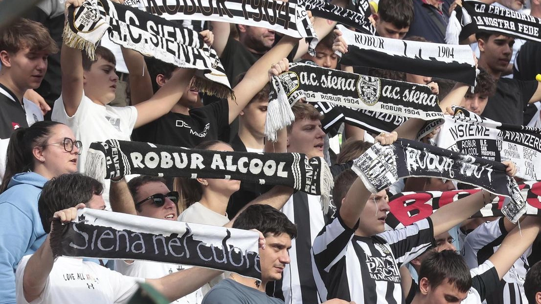 Il derby con i labronici manca dalla stagione 2017/18. Appuntamento al ’Franchi’ domenica 20 ottobre Il derby con i labronici manca dalla stagione 2017/18. Appuntamento al ’Franchi’ domenica 20 ottobre
