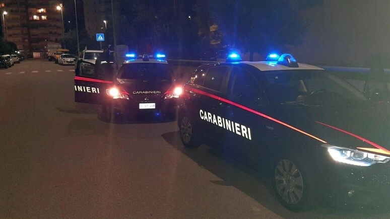 La donna è stata arrestata dai carabinieri La donna è stata arrestata dai carabinieri