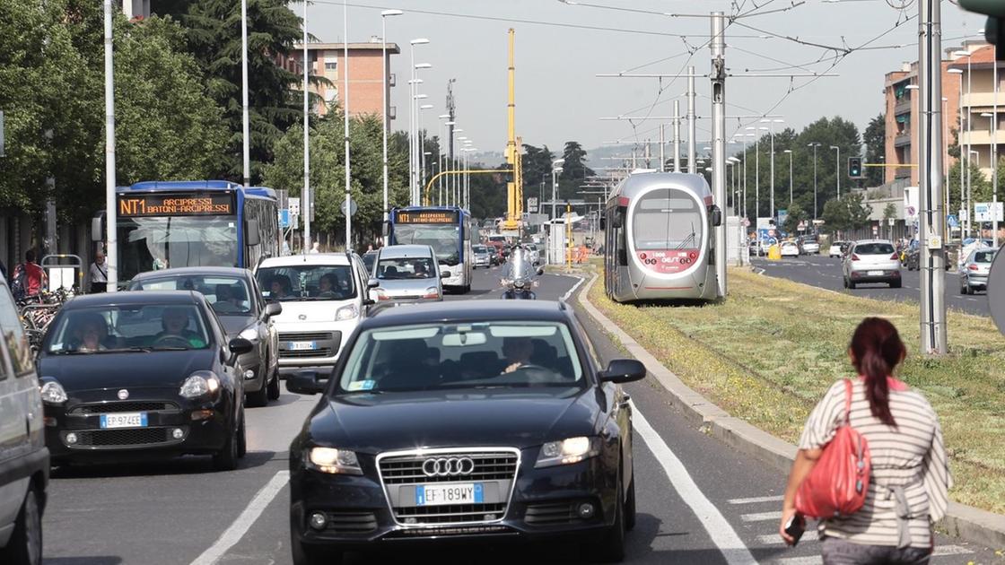 https://www.lanazione.it/image-service/view/acePublic/alias/contentid/MTA0MWUxMGQtZTRiNC00/0/viale-nenni-finalmente-arriva-la-svolta-la-strada-sara-allargata-dopo-decenni.jpeg?f=16:9&w=1200&h=630