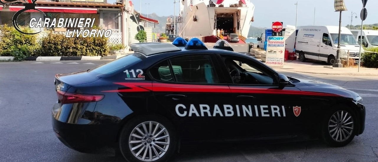 Elba, tenta rapina in una gelateria: le giovani commesse e un passante lo fanno arrestare