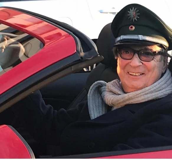 https://www.lanazione.it/image-service/view/acePublic/alias/contentid/MTA0YzJkZWYtYWFjNS00/0/duradoni-uomo-libero-e-visionario-ha-fatto-la-storia-del-cinema-italiano.jpeg?f=1.91:1&w=1200