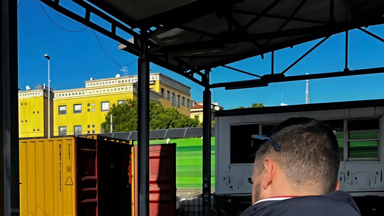 Le operazioni di sequestro del maxi carico di scatolette di tonno pinna gialla Le operazioni di sequestro del maxi carico di scatolette di tonno pinna gialla