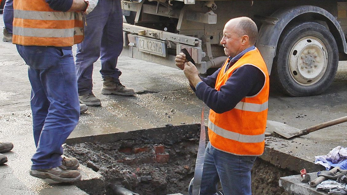 PISTOIA Dopo oltre un anno dall’avvio del cantiere per la sostituzione di un lungo tratto di acquedotto in una delle... PISTOIA Dopo oltre un anno dall’avvio del cantiere per la sostituzione di un lungo tratto di acquedotto in una delle...
