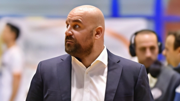 La Scuola Basket Arezzo cerca la ripresa dopo la sconfitta interna. Sfida cruciale contro la Manetti Castelfiorentino per riscattarsi e ritrovare l'intensità necessaria al successo. La Scuola Basket Arezzo cerca la ripresa dopo la sconfitta interna. Sfida cruciale contro la Manetti Castelfiorentino per riscattarsi e ritrovare l'intensità necessaria al successo.