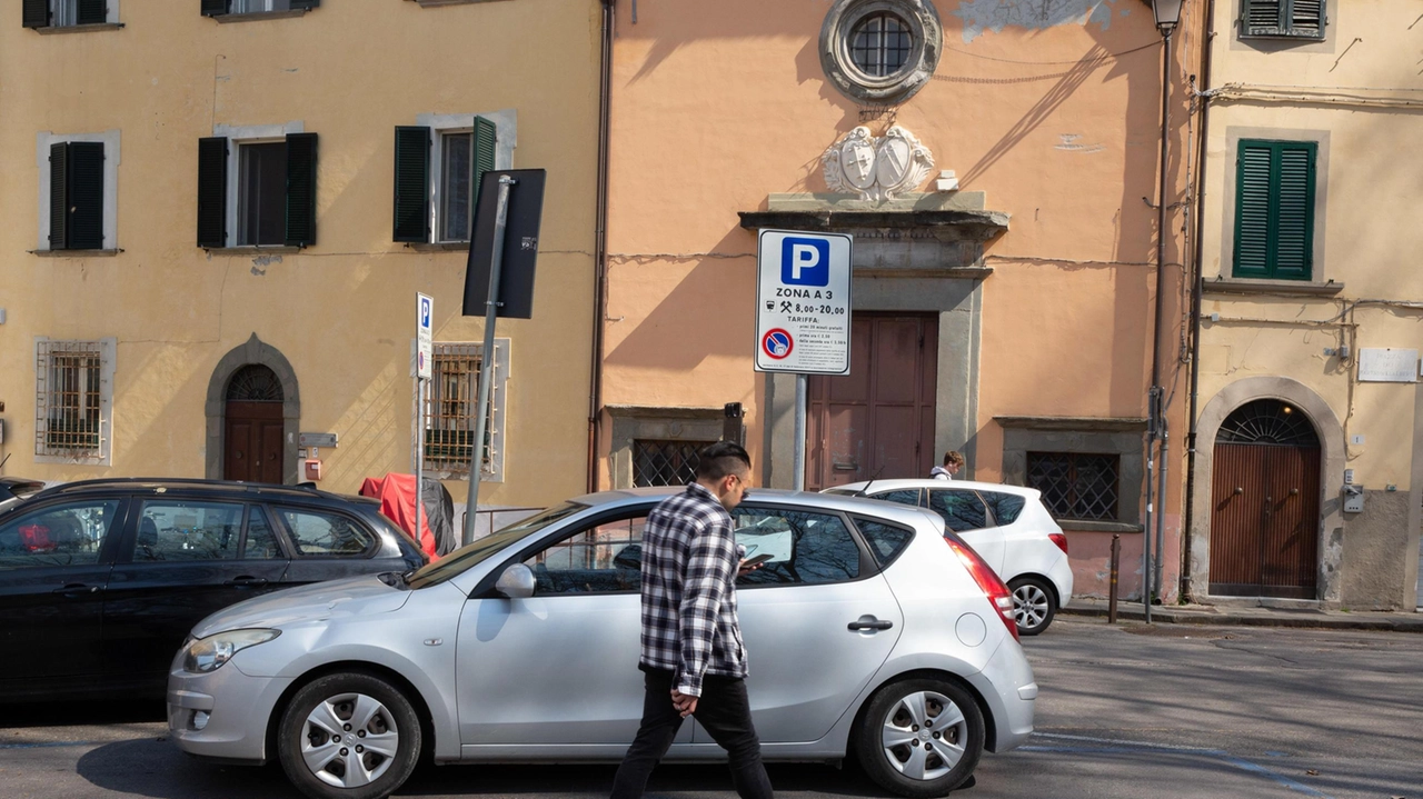 Sosta nella Ztl: slitta la scadenza per i rinnovi dei permessi Sosta nella Ztl: slitta la scadenza per i rinnovi dei permessi