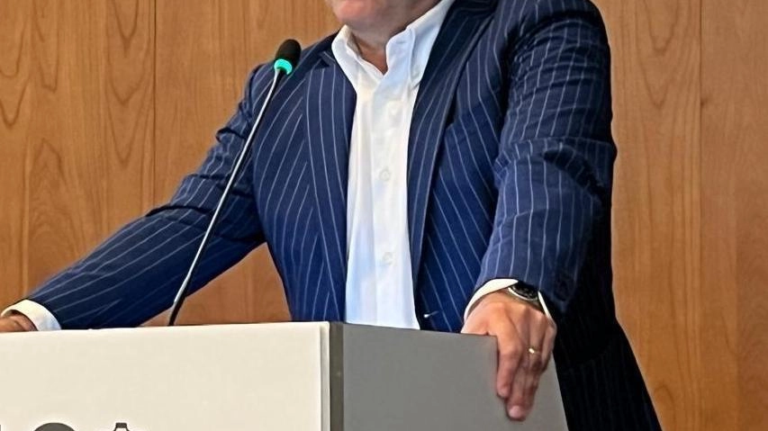Il sindaco di Santa Croce Roberto Giannoni durante il suo intervento all’Unic