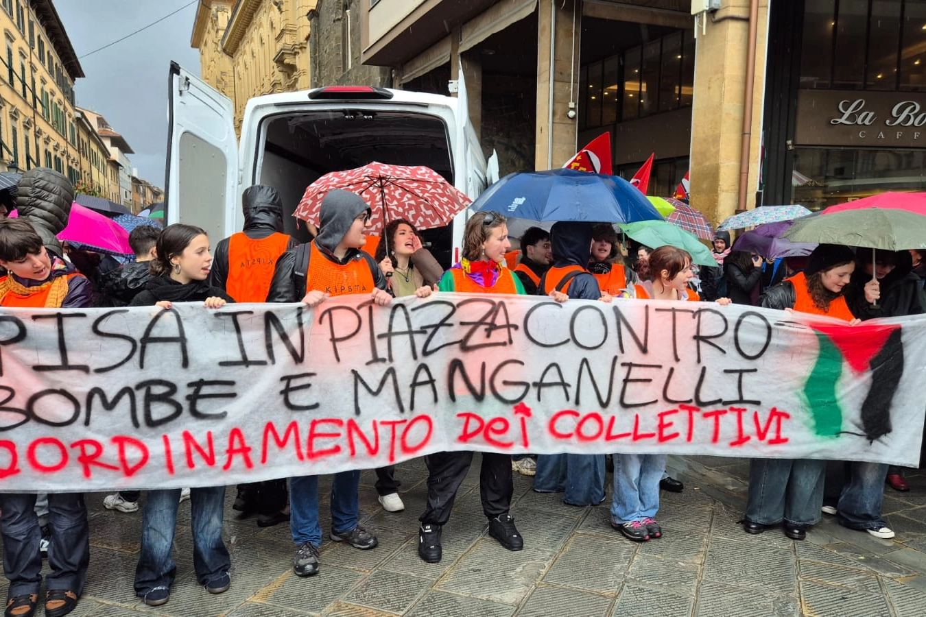 La partenza del corteo di sabato 2 marzo a Pisa (Foto Del Punta / Valtriani)