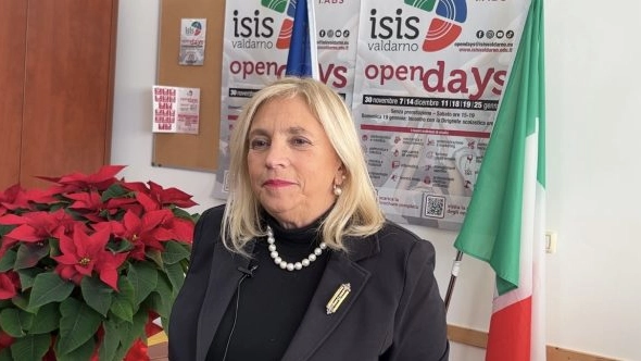 La dirigente scolastica Lucia Bacci La dirigente scolastica Lucia Bacci