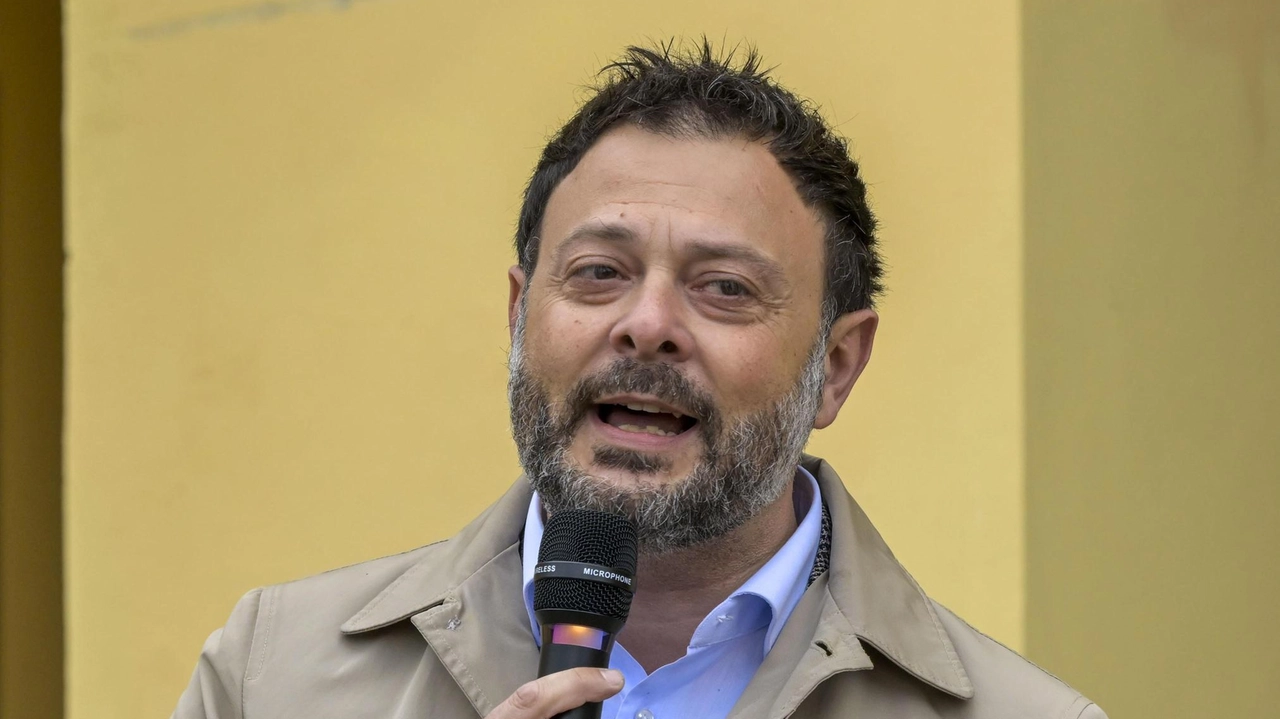 "Il fenomeno delle baby gang - scrive Vittorio Fantozzi (nella foto), capogruppo di Fratelli d’Italia – è ormai esploso anche... "Il fenomeno delle baby gang - scrive Vittorio Fantozzi (nella foto), capogruppo di Fratelli d’Italia – è ormai esploso anche...