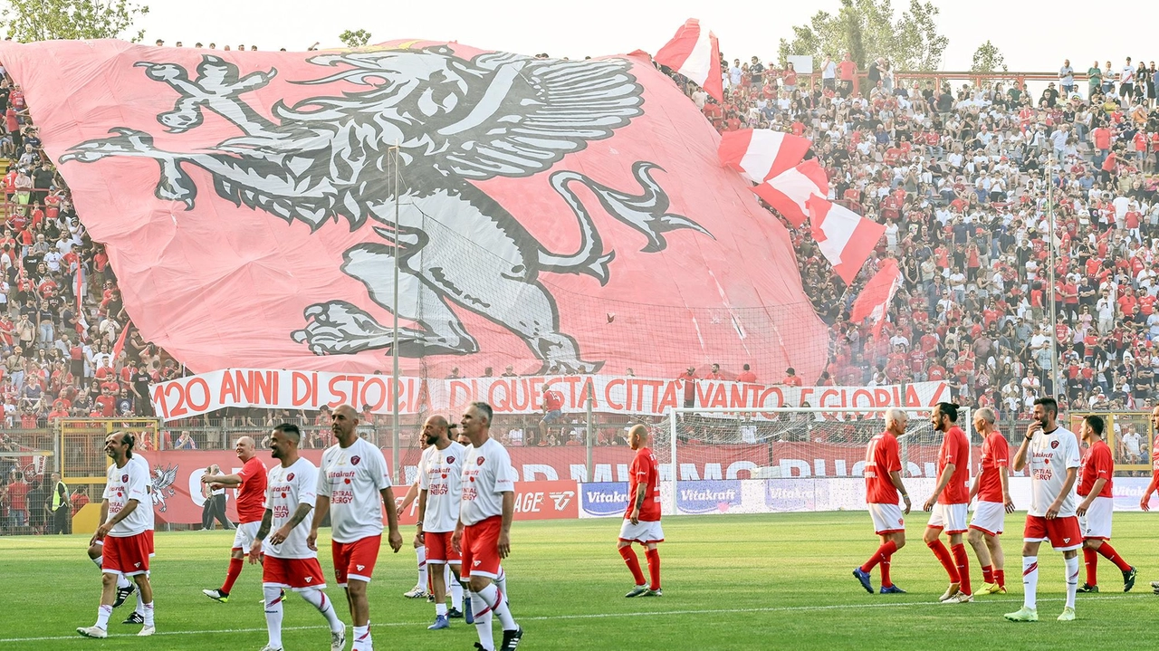 Il grande evento al Curi per i 120 anni del Grifo (foto Crocchioni) Il grande evento al Curi per i 120 anni del Grifo (foto Crocchioni)