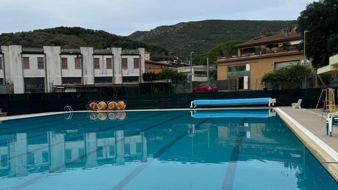 La piscina di Porto Santo Stefano La piscina di Porto Santo Stefano