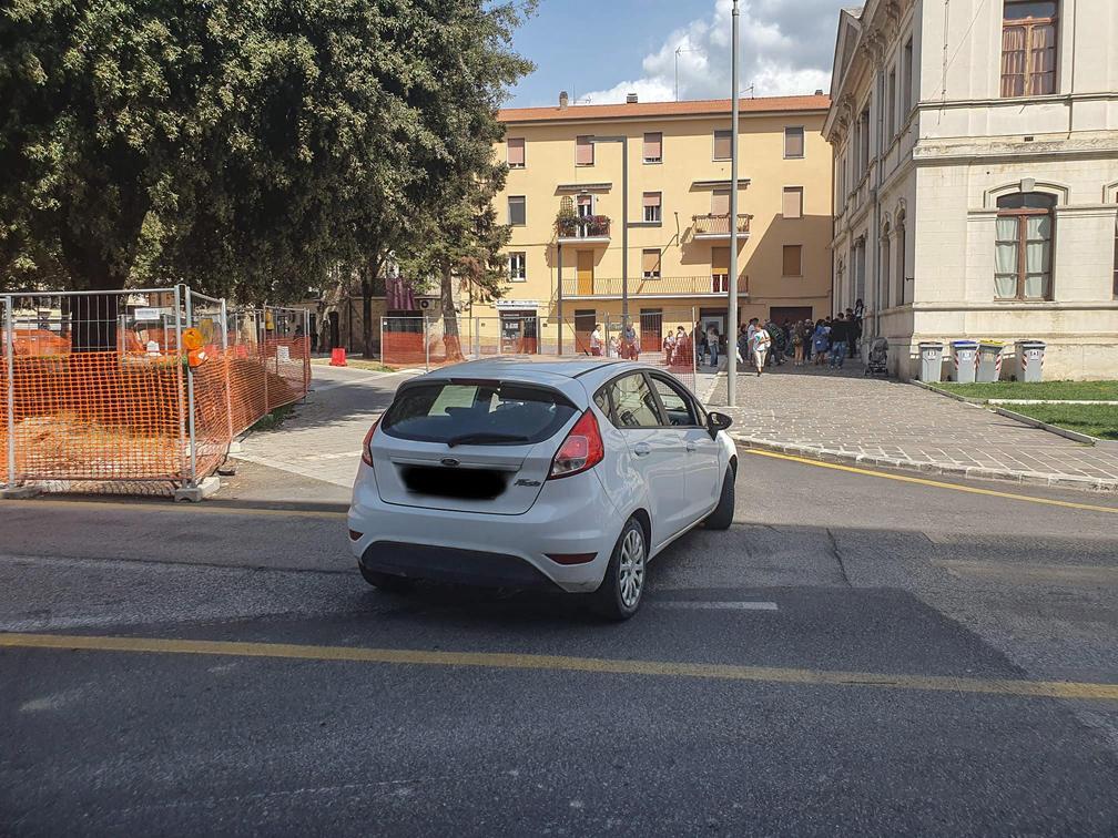 https://www.lanazione.it/image-service/view/acePublic/alias/contentid/MTBiMDY5MWItYTkyOS00/0/polemica-sui-lavori-in-piazza-mazzini-e-ce-anche-una-nuova-ordinanza.jpeg?f=1.90:1&w=1200