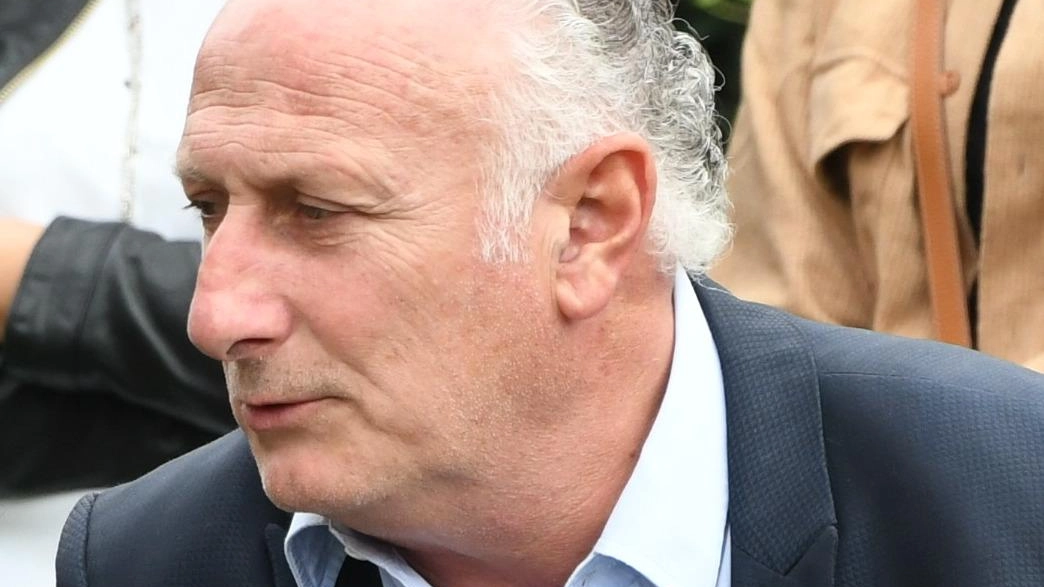 Una comunicazione giunta a poche ore dallo scadere della notifica. Il sindaco Lorenzetti: "Segnale positivo, pronti a trattare con la società". E sugli occupanti: "Auspichiamo una moratoria per uscita ’ordinata’". Una comunicazione giunta a poche ore dallo scadere della notifica. Il sindaco Lorenzetti: "Segnale positivo, pronti a trattare con la società". E sugli occupanti: "Auspichiamo una moratoria per uscita ’ordinata’".
