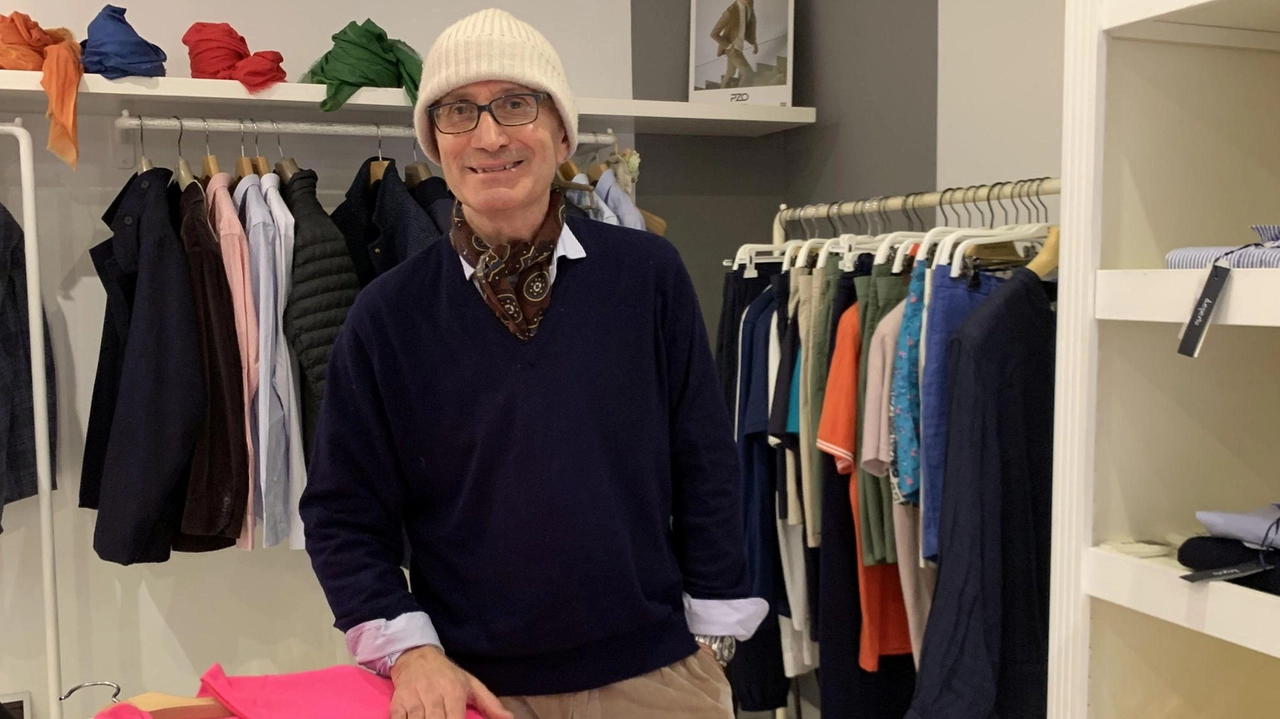 Andrea Infante lascia l’omonimo negozio di abbigliamento e accessori lusso per aprire al Forte e Milano Andrea Infante lascia l’omonimo negozio di abbigliamento e accessori lusso per aprire al Forte e Milano