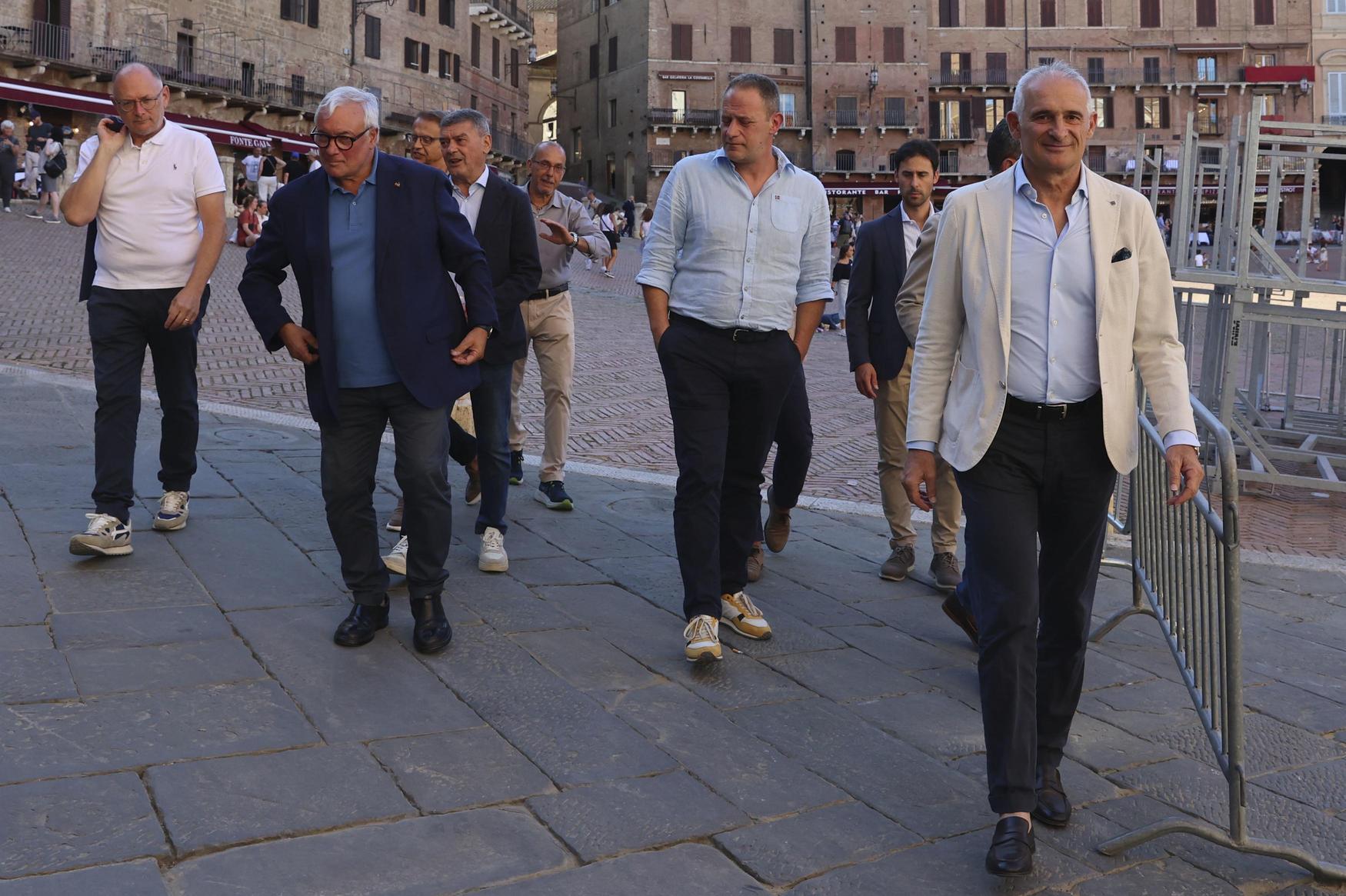 Cavalli, 107 alla previsita. Comancio ’rimandato’ dai capitani al 2026. Manca anche Zio Frac