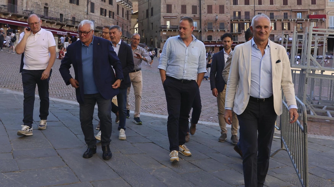 Tale e quale è in pensione. Ci sono 17 nomi che hanno già corso o vinto. Diodoro ripresentato, torna Benitos. Accertamenti al Ceppo in due giorni. Tale e quale è in pensione. Ci sono 17 nomi che hanno già corso o vinto. Diodoro ripresentato, torna Benitos. Accertamenti al Ceppo in due giorni.