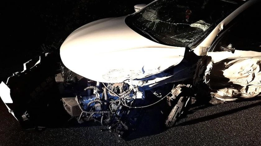 Notte da paura: nell’incidente tra due auto coinvolti anche dei bambini. Traffico paralizzato per ore Notte da paura: nell’incidente tra due auto coinvolti anche dei bambini. Traffico paralizzato per ore
