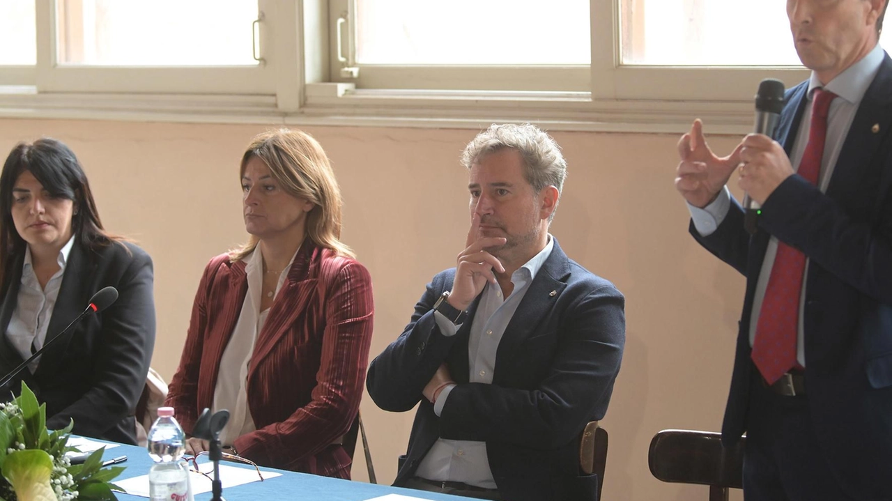 Da destra Santini, Pardini, Granucci e Pisano agli Stati Generali del turismo Da destra Santini, Pardini, Granucci e Pisano agli Stati Generali del turismo