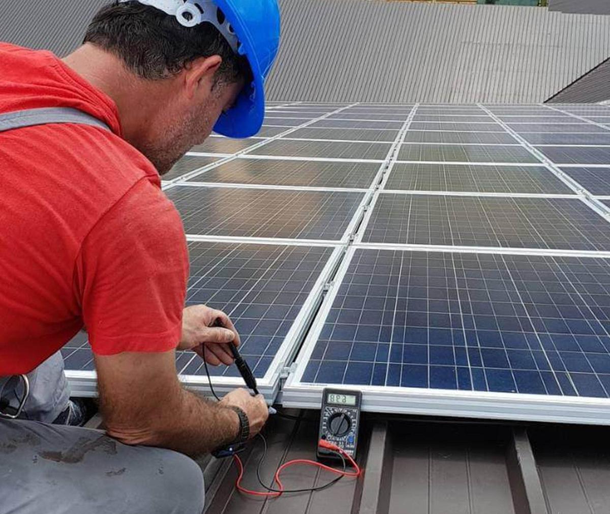 Fotovoltaico a Uggia. Addio a distese coltivate. L’idea del parco divide Fotovoltaico a Uggia. Addio a distese coltivate. L’idea del parco divide