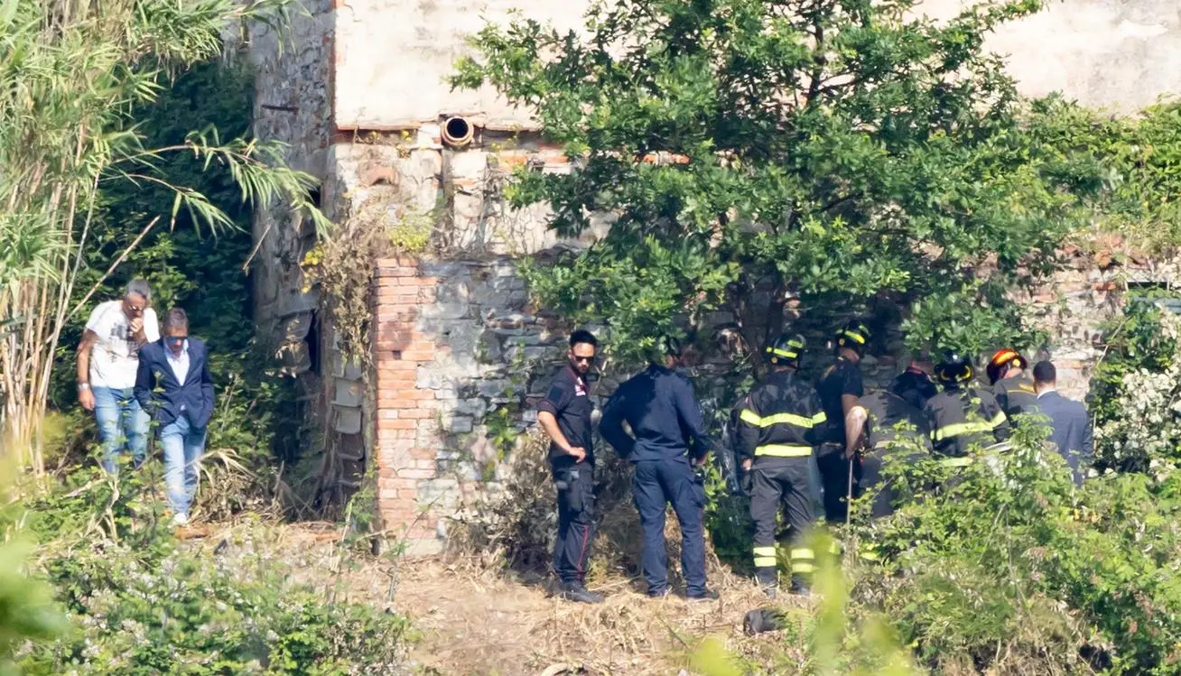 Al casolare degli orrori. Sopralluogo preliminare. Sul posto il procuratore