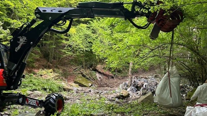 Avanti con la pulizia del torrente, il sindaco di Palazzuolo Bottino: "Entro metà giugno rimozione conclusa" Avanti con la pulizia del torrente, il sindaco di Palazzuolo Bottino: "Entro metà giugno rimozione conclusa"