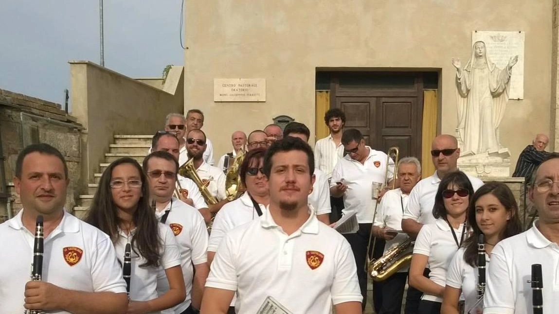 Tornerà il 26 dicembre alle 17, ospitato nella sala dell’associazione pro loco, il concerto natalizio della Banda Musicale "La... Tornerà il 26 dicembre alle 17, ospitato nella sala dell’associazione pro loco, il concerto natalizio della Banda Musicale "La...